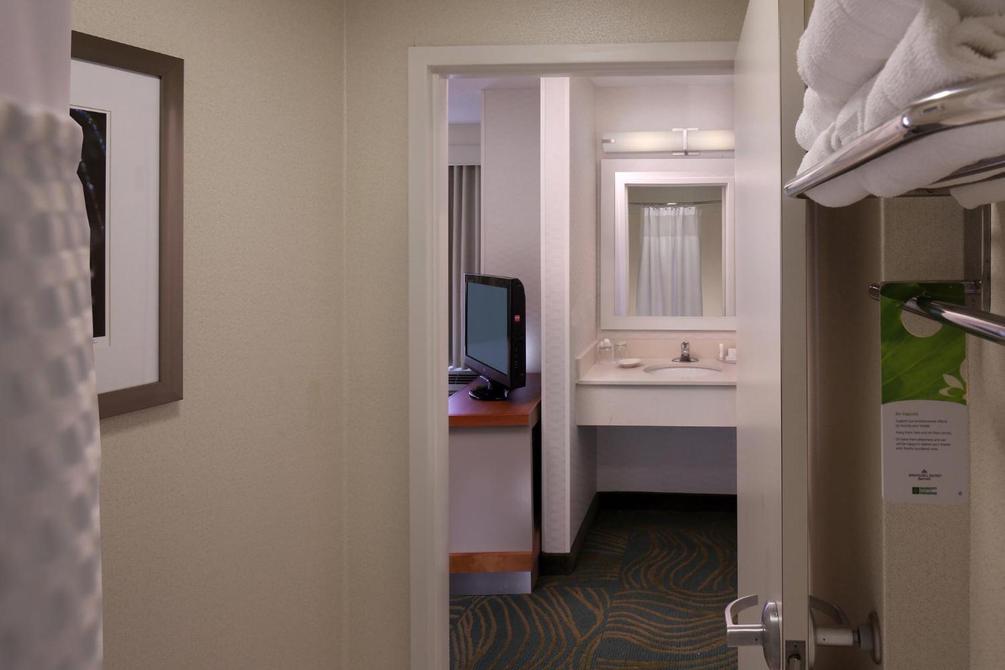 Springhill Suites By Marriott Waterford / Mystic Нью-Лондон Экстерьер фото